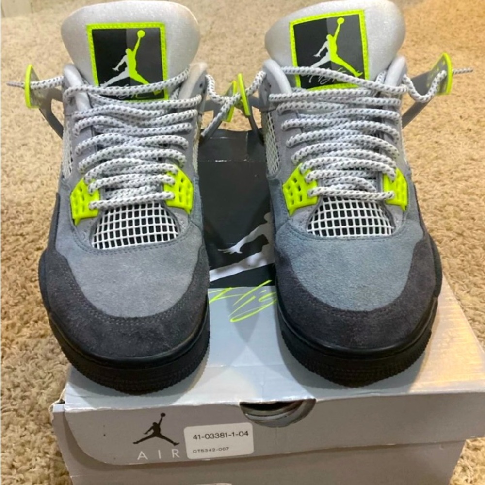 Jordan 4 Neon se - Picture 1 of 5